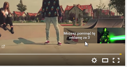 Przycisk pomijania reklam w YouTube