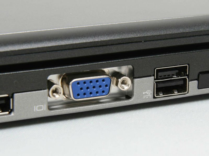Подключить монитор к ноутбуку hdmi. ВГА порт ноутбука разъём. Порт VGA на ноутбуке. HDMI разъем на ноутбуке. VGA разъем на ноутбуке.