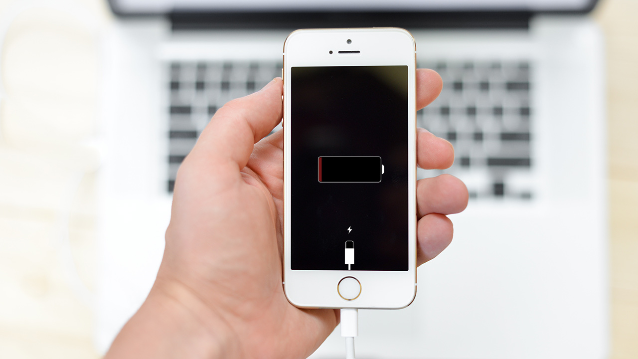 Jak wyłączyć spowalnianie iPhone'a ze zużytą baterią