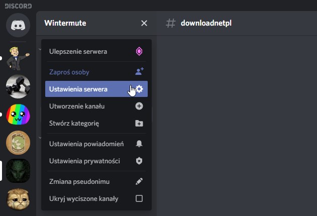 Wejdź do ustawień serwera Discord