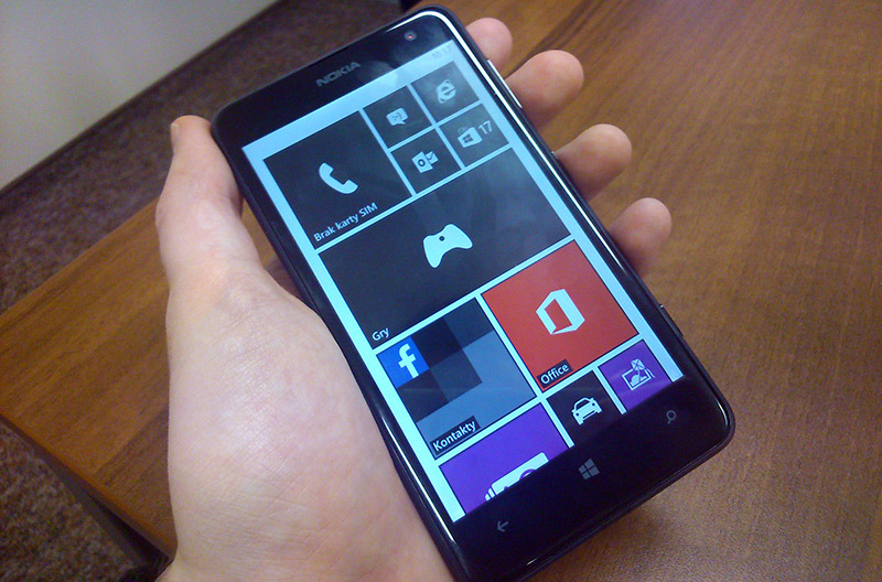 Jak uaktywnić czarne kafelki w Windows Phone